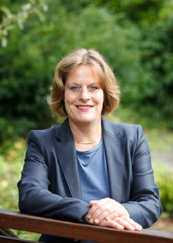 Dr. Esther Girsberger